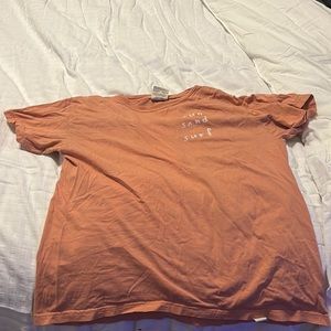 coral t-shirt